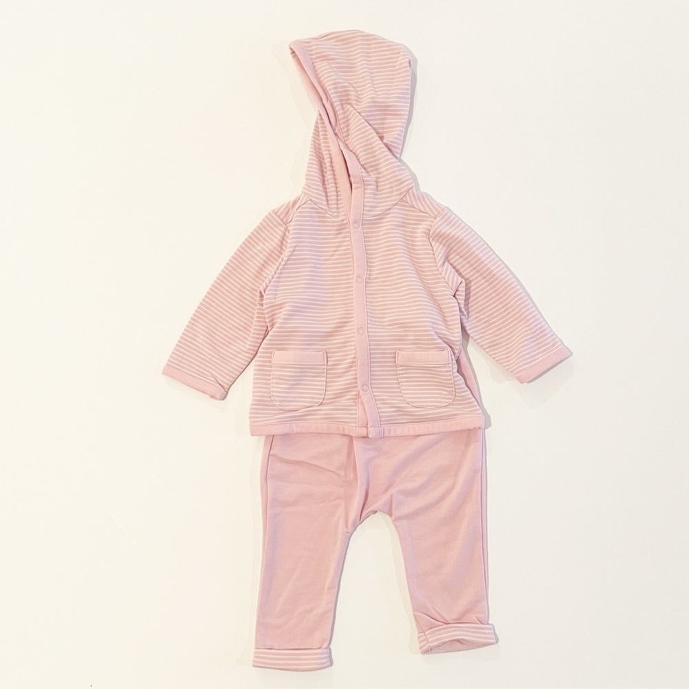 Old Navy baby hoodie and jogger pants 2-piece outfit set